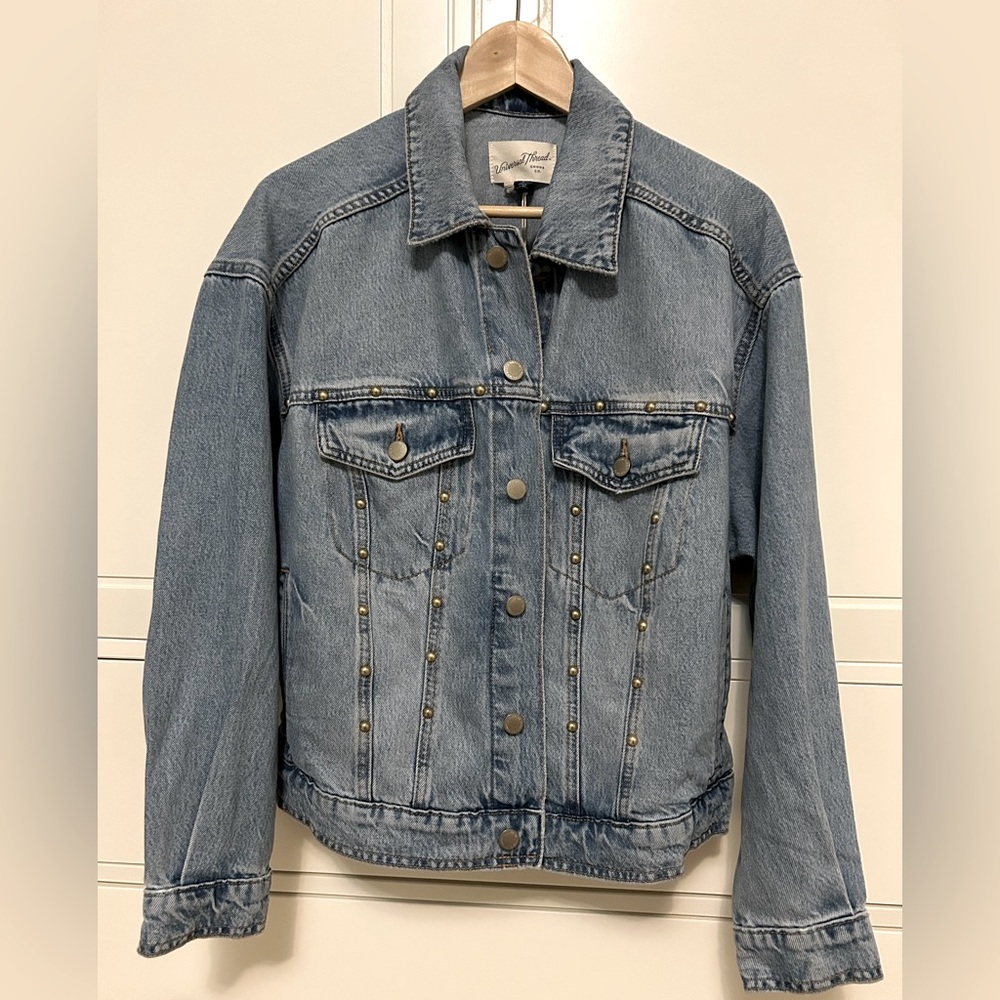 ⭐️NWT⭐️ Universal Thread Studded Denim Trucker Jacket